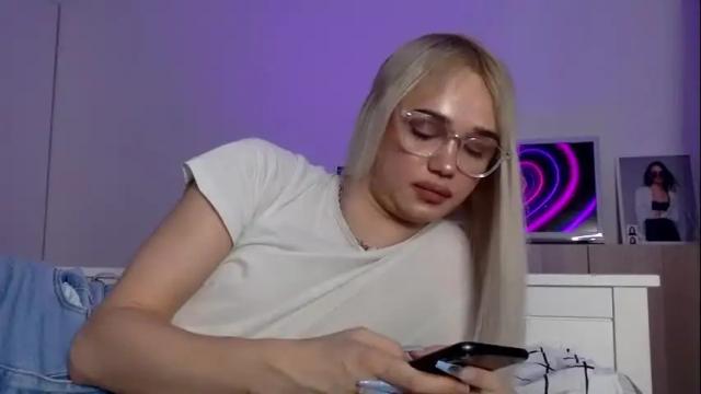 Image 6 of mary_geyson1 Stream on Chaturbate on 13 months ago
