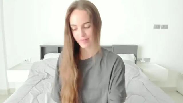 Image 2 of mary_janee__ Stream on Chaturbate on 15 months ago