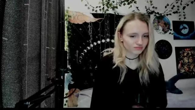 Image 12 of maryalenn Stream on Chaturbate on 16 months ago