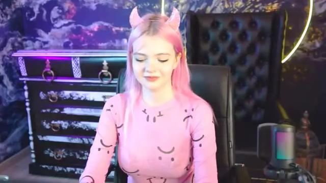 Image 3 of maryjev Stream on Chaturbate on 12 months ago