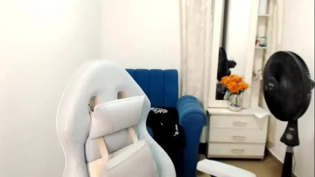 Image 8 of maryline_w Stream on Chaturbate on 1 month ago