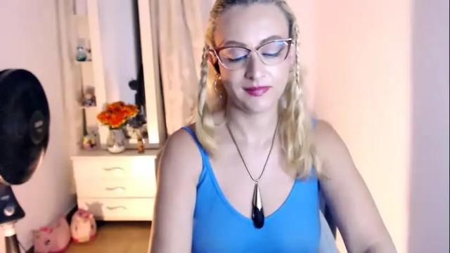Image 8 of maryline_w Stream on Chaturbate on 15 days ago