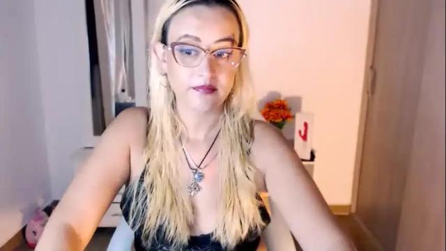 Image 10 of maryline_w Stream on Chaturbate on 1 month ago