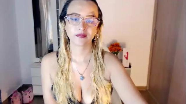 Image 10 of maryline_w Stream on Chaturbate on 4 days ago