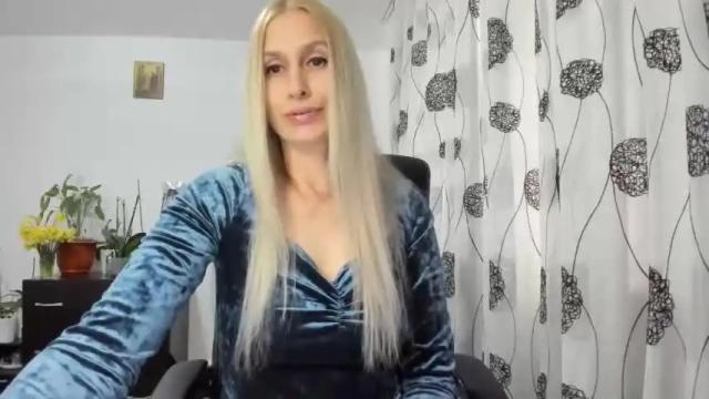 Image 4 of maryplayfullmary Stream on Chaturbate on 15 months ago