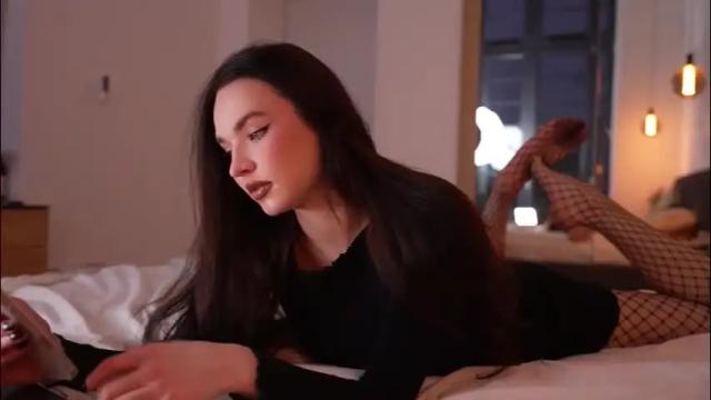 Image 2 of marypsiss Stream on Chaturbate on 16 days ago