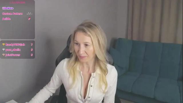 Image 11 of marysantamonika Stream on Chaturbate on 7 days ago