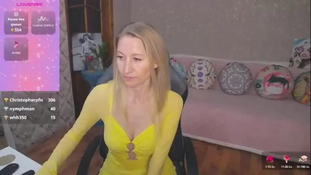 Image 2 of marysantamonika Stream on Chaturbate on 1 month ago
