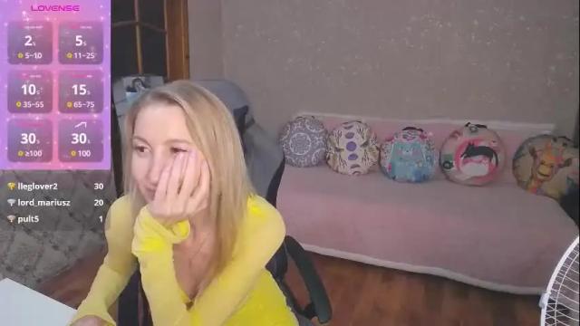 Image 10 of marysantamonika Stream on Chaturbate on 29 days ago