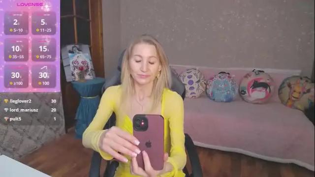 Image 6 of marysantamonika Stream on Chaturbate on 29 days ago
