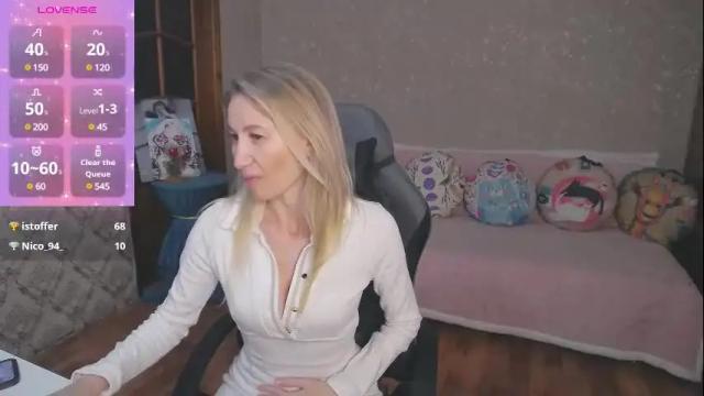 Image 2 of marysantamonika Stream on Chaturbate on 24 days ago
