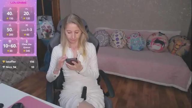 Image 6 of marysantamonika Stream on Chaturbate on 24 days ago