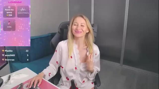 Image 11 of marysantamonika Stream on Chaturbate on 10 days ago