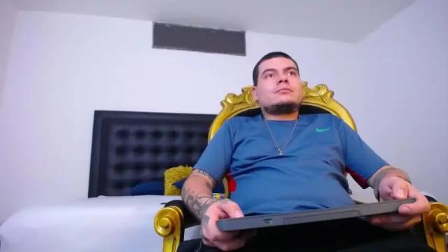 Image 7 of mastercouple420 Stream on Chaturbate on 18 months ago