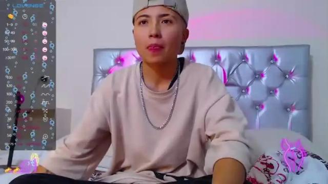 Image 8 of mathias_smithh Stream on Chaturbate on 19 months ago