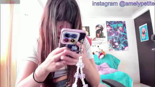 Image 4 of mathildalapetite Stream on Chaturbate on 26 days ago