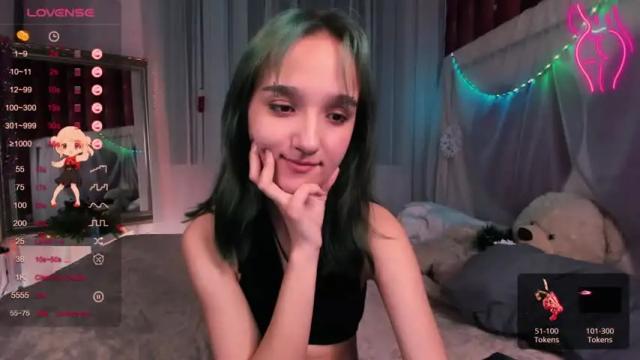 Image 10 of mathilde_fleur Stream on Chaturbate on 19 months ago
