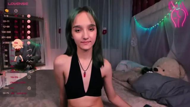 Image 12 of mathilde_fleur Stream on Chaturbate on 19 months ago