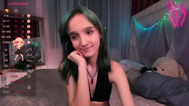 Image 2 of mathilde_fleur Stream on Chaturbate on 19 months ago