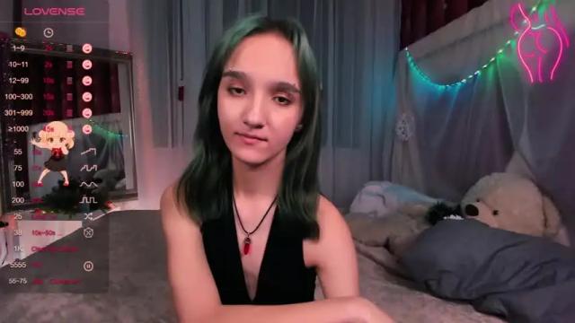 Image 3 of mathilde_fleur Stream on Chaturbate on 19 months ago