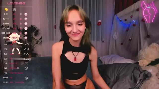 Image 8 of mathilde_fleur Stream on Chaturbate on 17 months ago