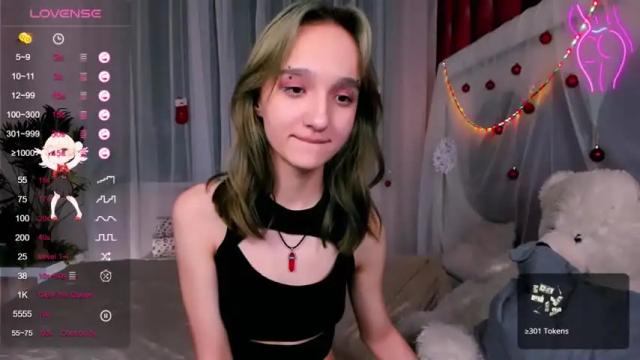 Image 12 of mathilde_fleur Stream on Chaturbate on 17 months ago