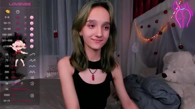 Image 2 of mathilde_fleur Stream on Chaturbate on 17 months ago