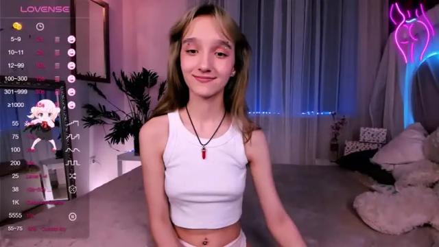 Image 12 of mathilde_fleur Stream on Chaturbate on 16 months ago