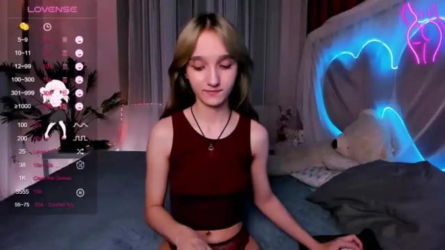 Image 11 of mathilde_fleur Stream on Chaturbate on 16 months ago