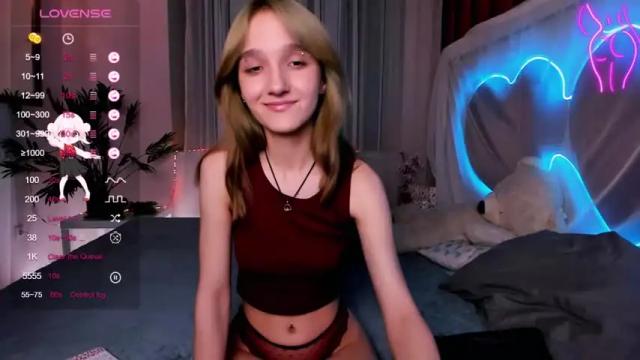 Image 8 of mathilde_fleur Stream on Chaturbate on 16 months ago