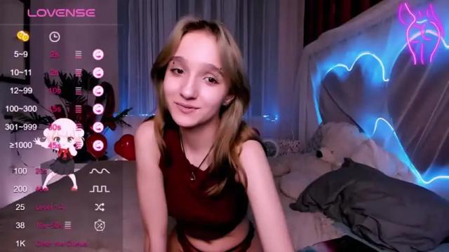 Image 10 of mathilde_fleur Stream on Chaturbate on 16 months ago