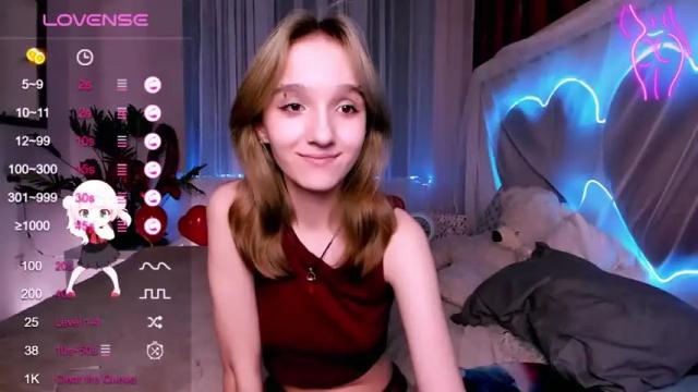 Image 2 of mathilde_fleur Stream on Chaturbate on 16 months ago