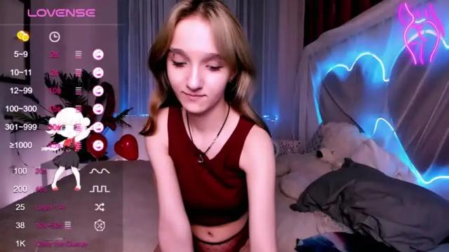 Image 3 of mathilde_fleur Stream on Chaturbate on 16 months ago