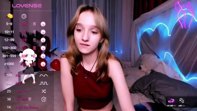 Image 4 of mathilde_fleur Stream on Chaturbate on 16 months ago