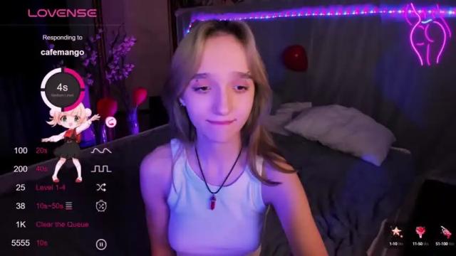 Image 12 of mathilde_fleur Stream on Chaturbate on 16 months ago