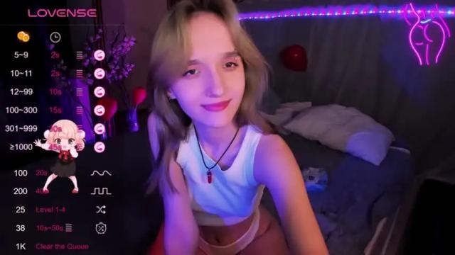 Image 3 of mathilde_fleur Stream on Chaturbate on 16 months ago