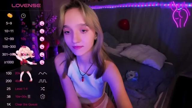 Image 4 of mathilde_fleur Stream on Chaturbate on 16 months ago