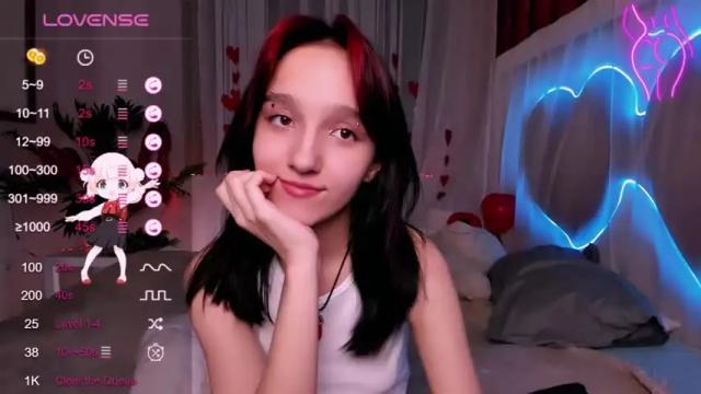 Image 2 of mathilde_fleur Stream on Chaturbate on 16 months ago