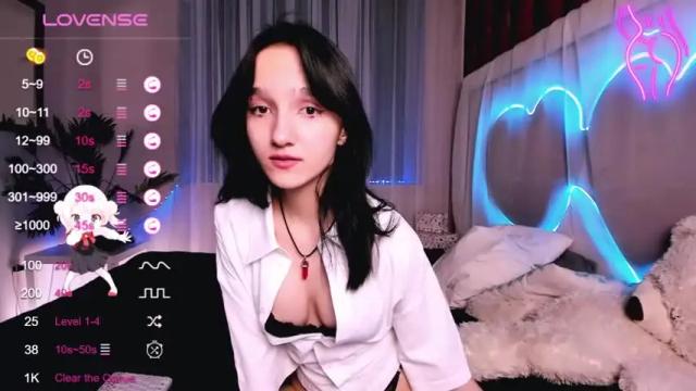 Image 11 of mathilde_fleur Stream on Chaturbate on 15 months ago