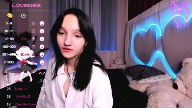 Image 2 of mathilde_fleur Stream on Chaturbate on 15 months ago