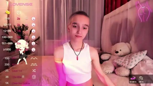 Image 11 of mathilde_fleur Stream on Chaturbate on 14 months ago