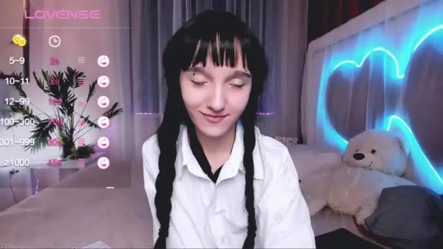 Image 10 of mathilde_fleur Stream on Chaturbate on 14 months ago