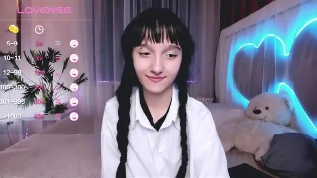Image 12 of mathilde_fleur Stream on Chaturbate on 14 months ago