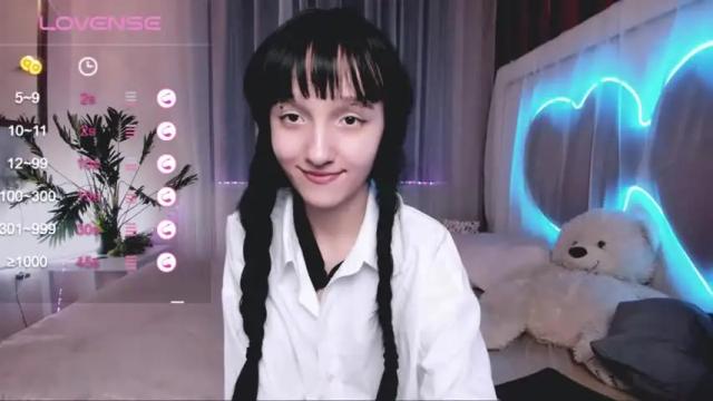 Image 4 of mathilde_fleur Stream on Chaturbate on 14 months ago