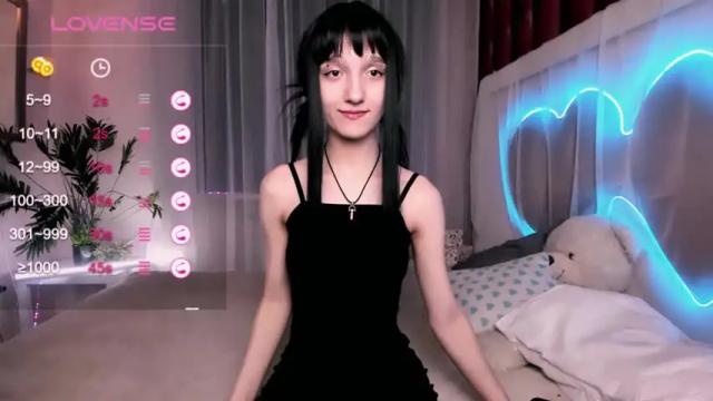 Image 2 of mathilde_fleur Stream on Chaturbate on 14 months ago