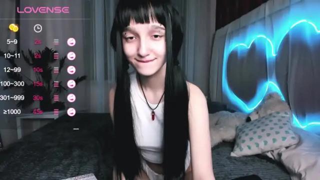 Image 10 of mathilde_fleur Stream on Chaturbate on 14 months ago