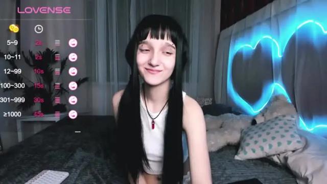 Image 12 of mathilde_fleur Stream on Chaturbate on 14 months ago