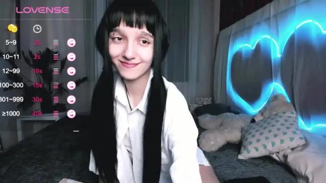 Image 2 of mathilde_fleur Stream on Chaturbate on 14 months ago