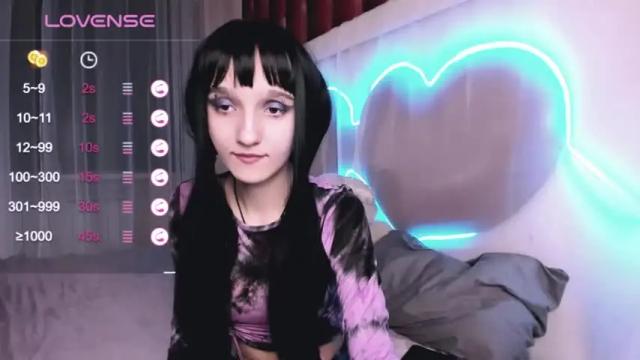 Image 4 of mathilde_fleur Stream on Chaturbate on 14 months ago