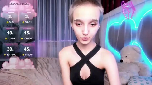 Image 2 of mathilde_fleur Stream on Chaturbate on 14 months ago